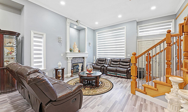 14674 80A Avenue Sur...