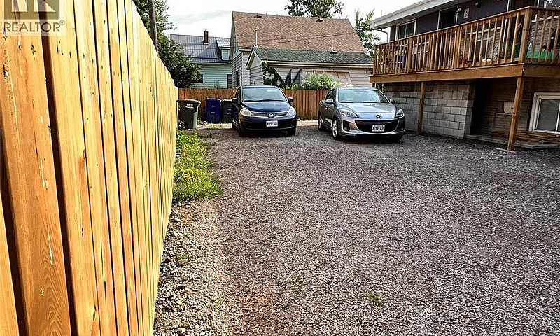 3186 Wyandotte Stree...