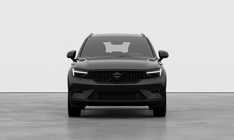2026 Volvo Xc40...