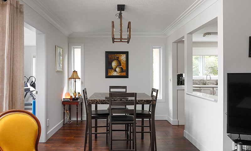 Spacious And Renovat...