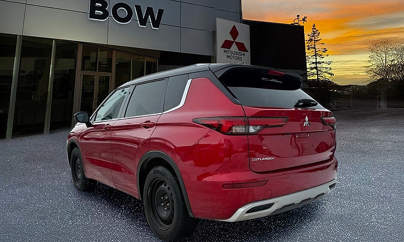 2023 Mitsubishi Outl...
