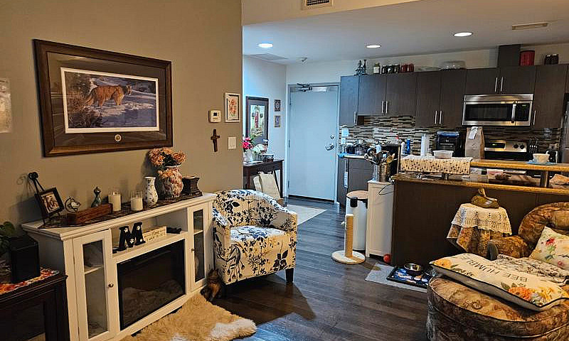 2 Beds, 2 Baths Cond...