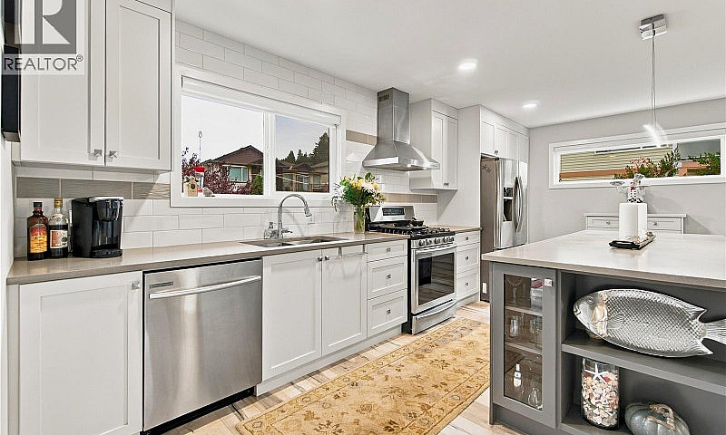 5861 Emil Pl Nanaimo...