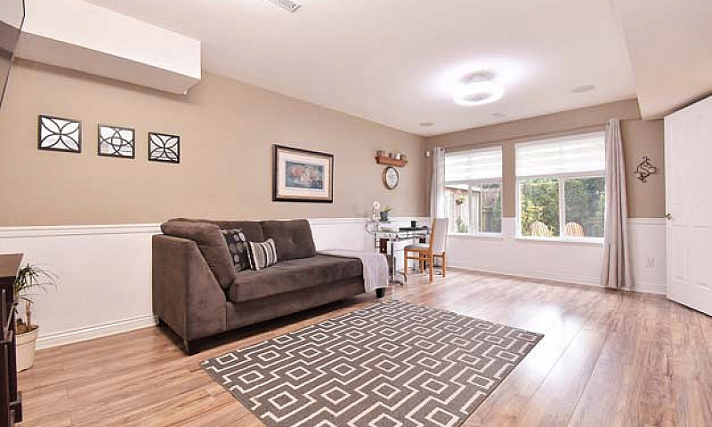 Popular Townhome Com...