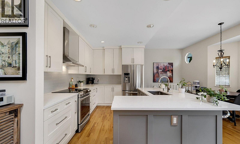 1014 Lanark Place Sq...