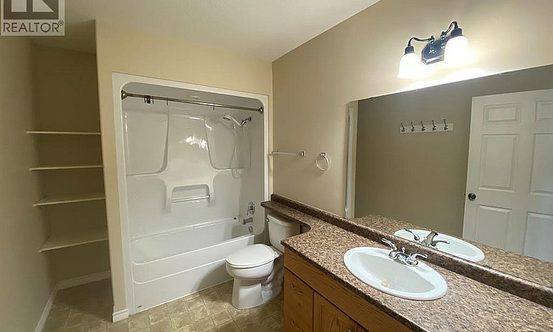 5, 5101 42 Avenue Gr...