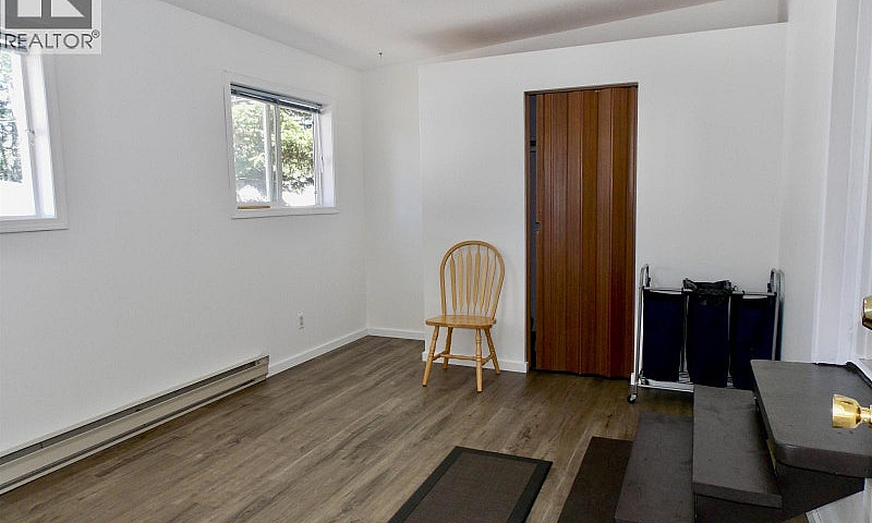 3425 S Chimney Lake ...
