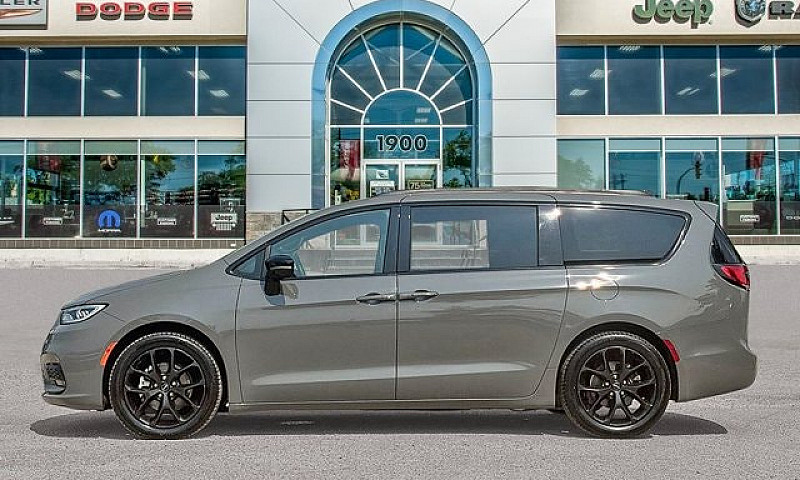 2025 Chrysler Pacifi...