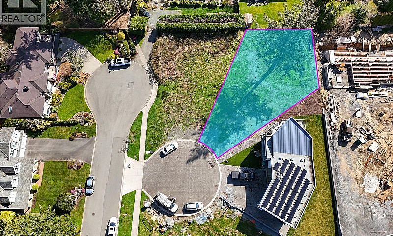 805 Yole Pl Saanich,...
