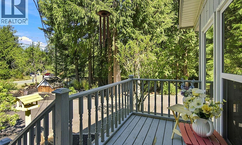 1115 Symons Cres Qua...