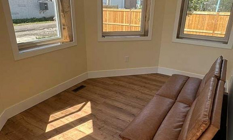 21 Ave 12366 Avenue ...