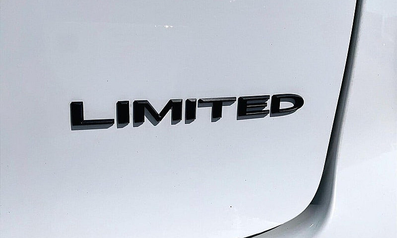 2025 Chrysler Pacifi...