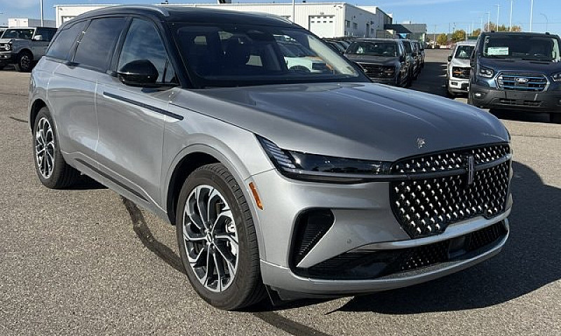 2025 Lincoln Nautilu...