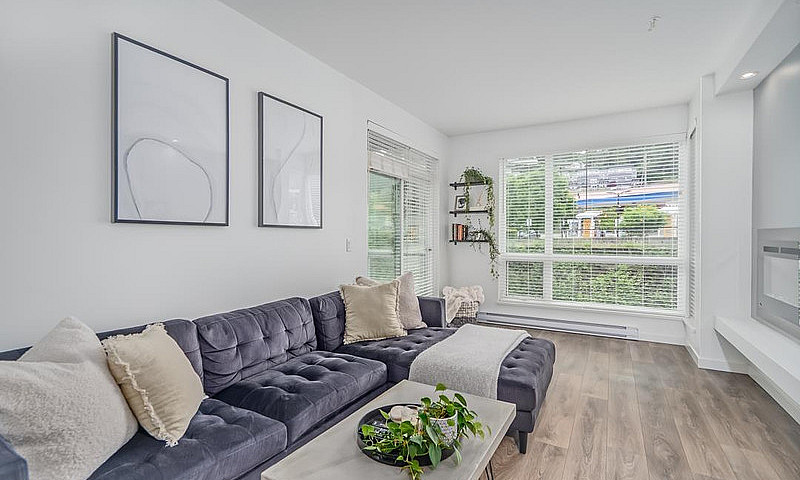206 2242 Whatcom Roa...
