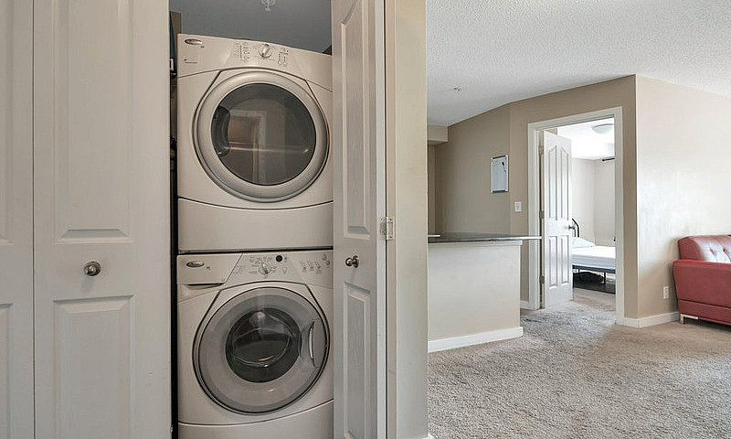 Condo For Sale/ 2 Be...