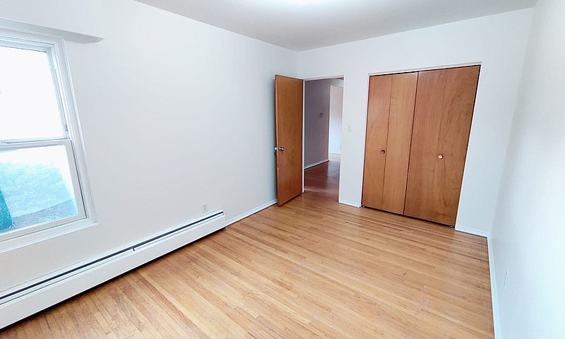 2 Bedroom 1 Bath Wit...
