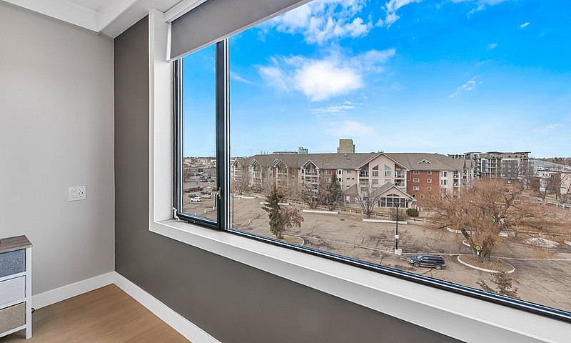 Penthouse 1-Bed + De...