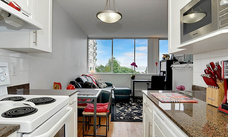 English Bay Tower - ...