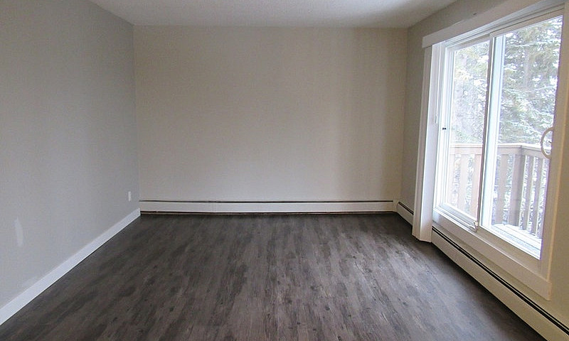 1 & 2 Bedroom Apartm...