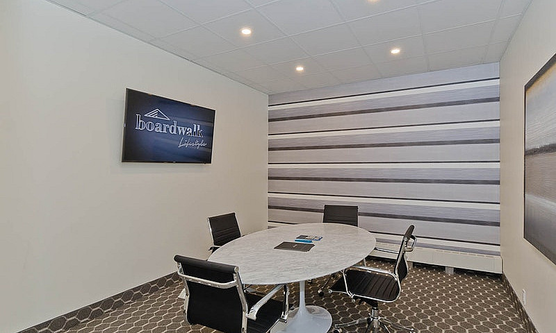 Studio - 505 6 St. S...