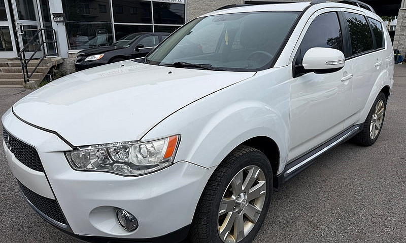 2012 Mitsubishi Outl...
