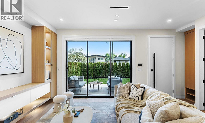 1 165 E 45Th Avenue ...