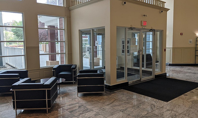 1 Bed 1 Bath Unit In...
