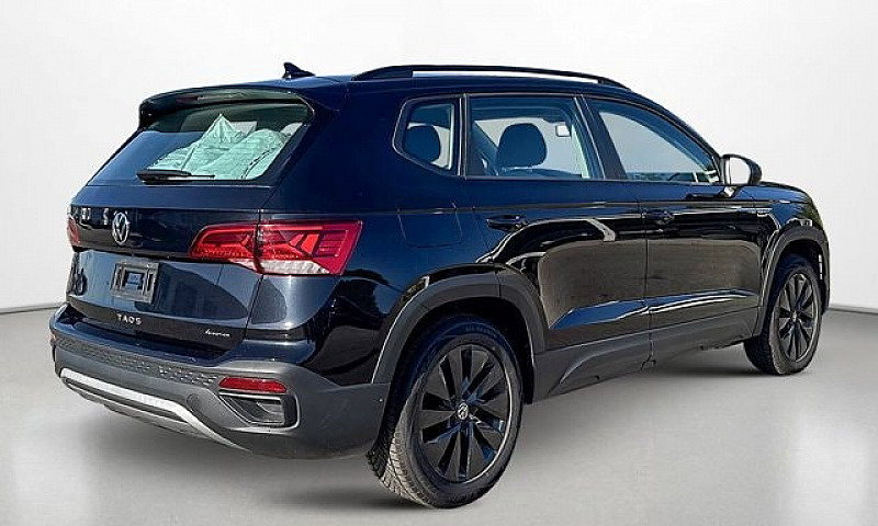2022 Volkswagen Taos...