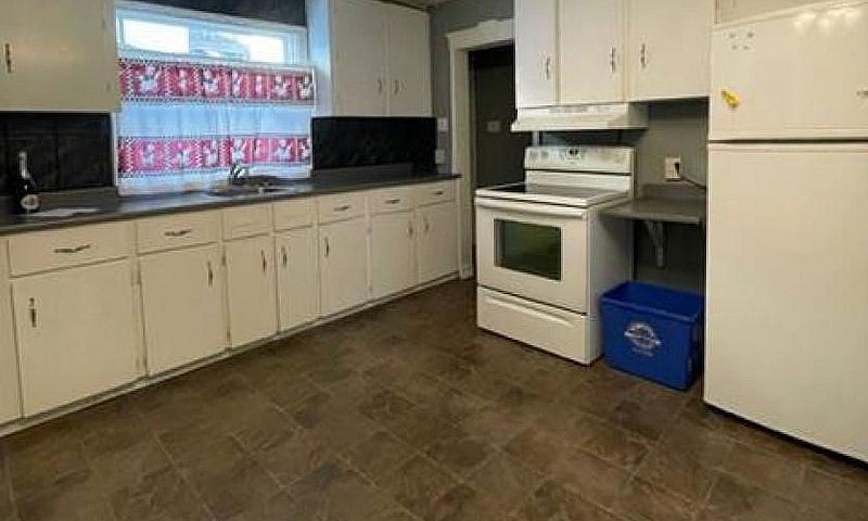378 Larsen Avenue, 3...