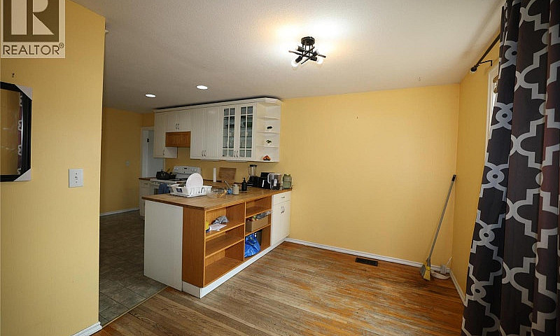 3305 Erickson Road E...