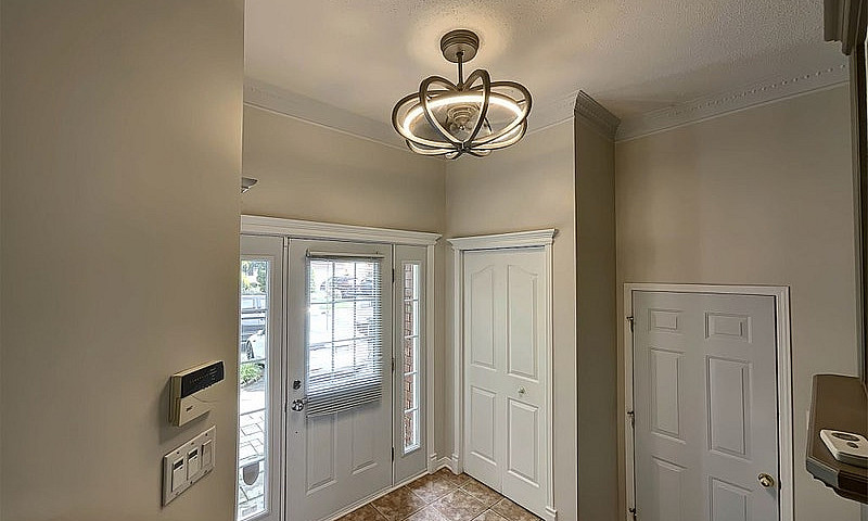 $645,000 - Bungalow ...
