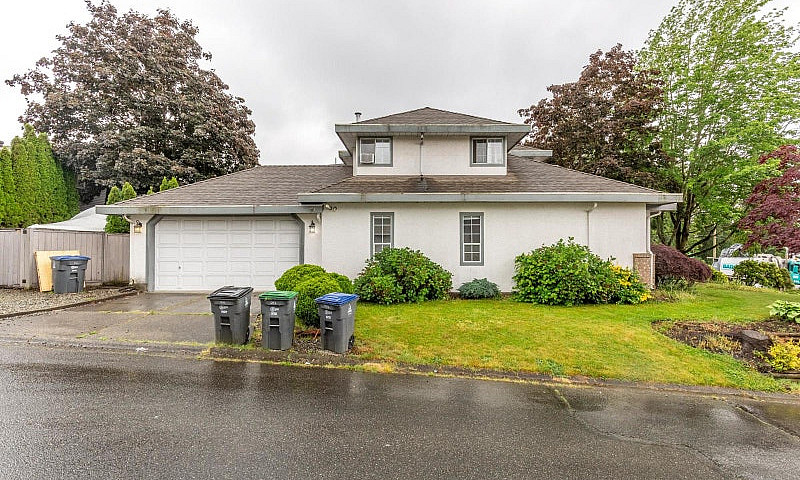 6412 179 Street Surr...