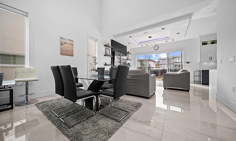 1725 167 Street Surr...
