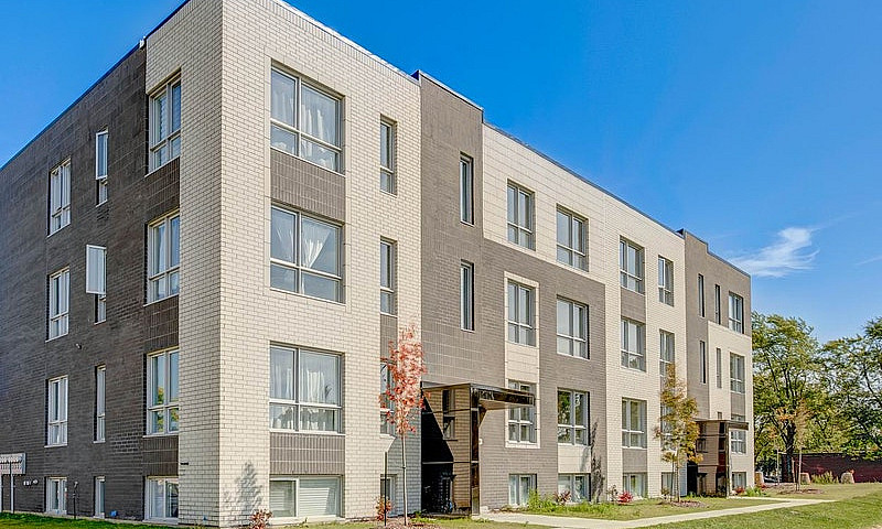Condo Neuf À Louer 5...