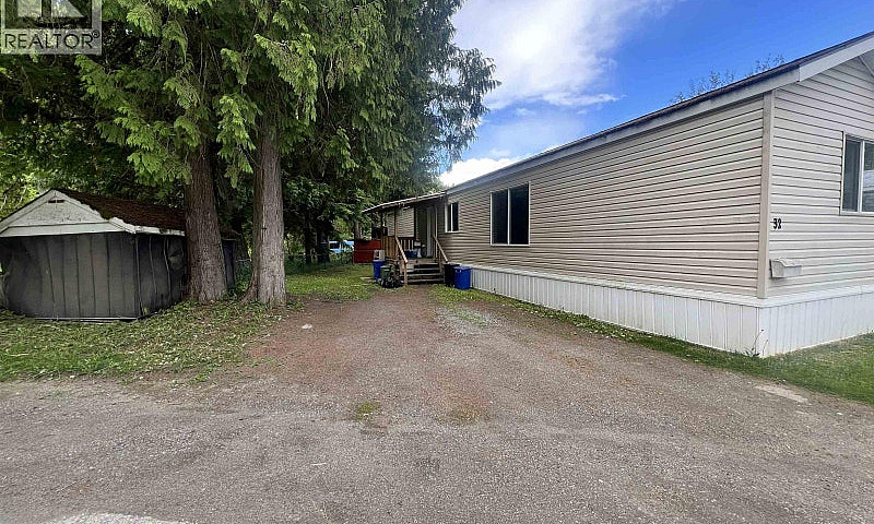 32 4619 Lowrie Avenu...