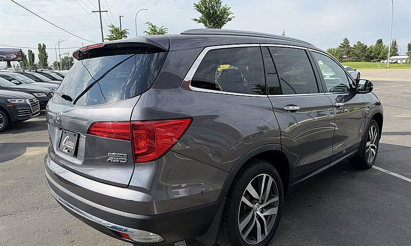 2017 Honda Pilot Tou...