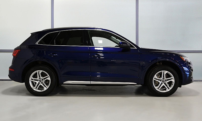 2022 Audi Q5 Komfort...