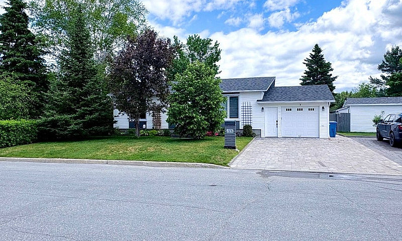 $520,000 - Bungalow ...