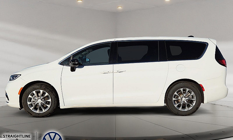 2026 Chrysler Pacifi...