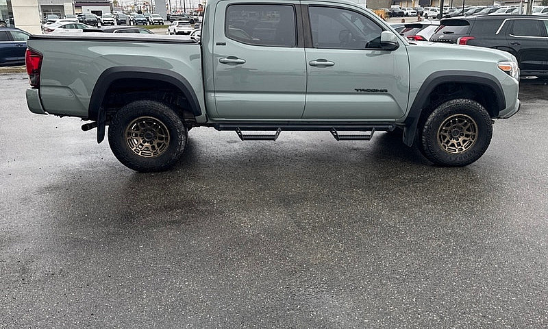 2022 Toyota Tacoma O...