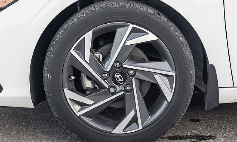 2025 Hyundai Elantra...