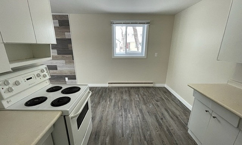 701 Wellington Ave -...
