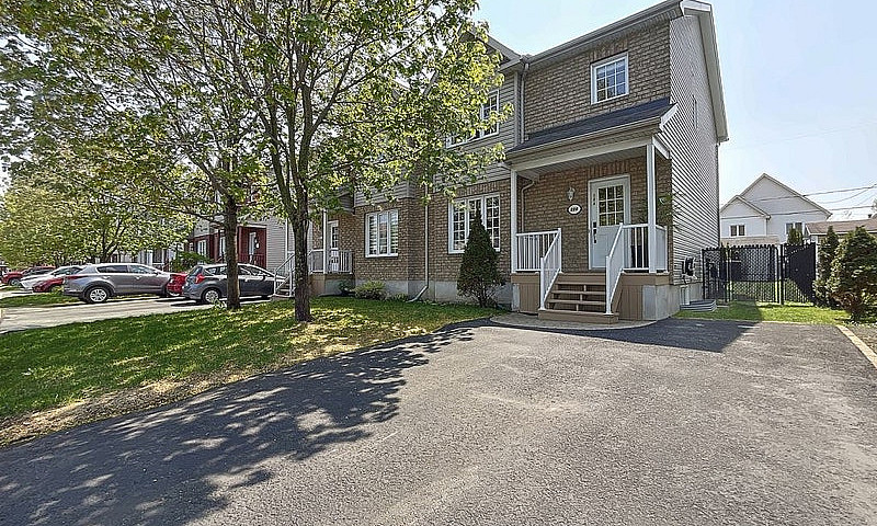 $498,000 - Semi-Deta...