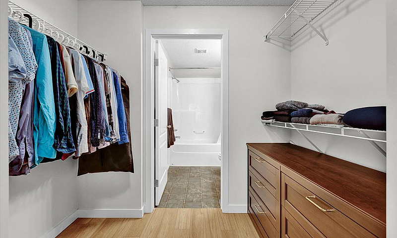 Stylish Condo In Sou...