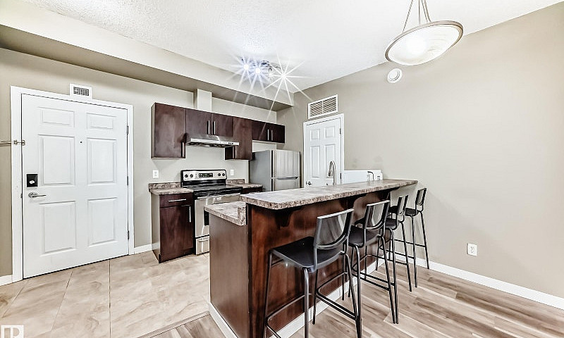 Top-Floor 2 Bed 2 Ba...