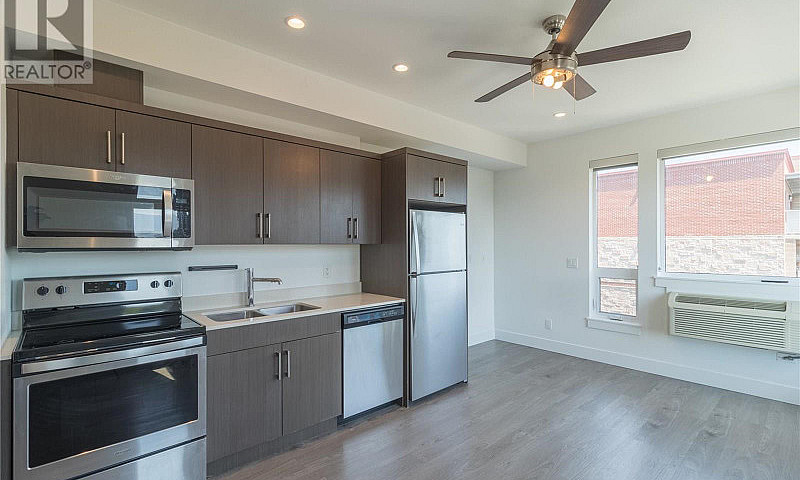 925 Leon Avenue Unit...