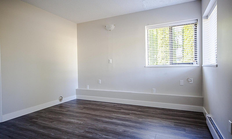11604 75A Avenue Del...