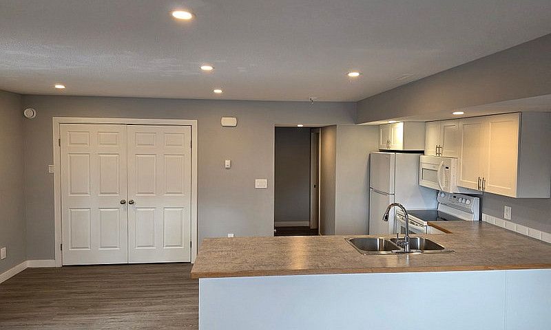 Beautiful Modern 3 B...