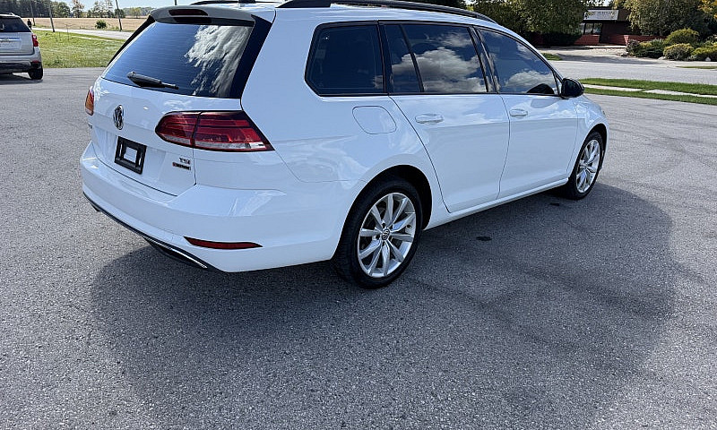 2018 Volkswagen Golf...