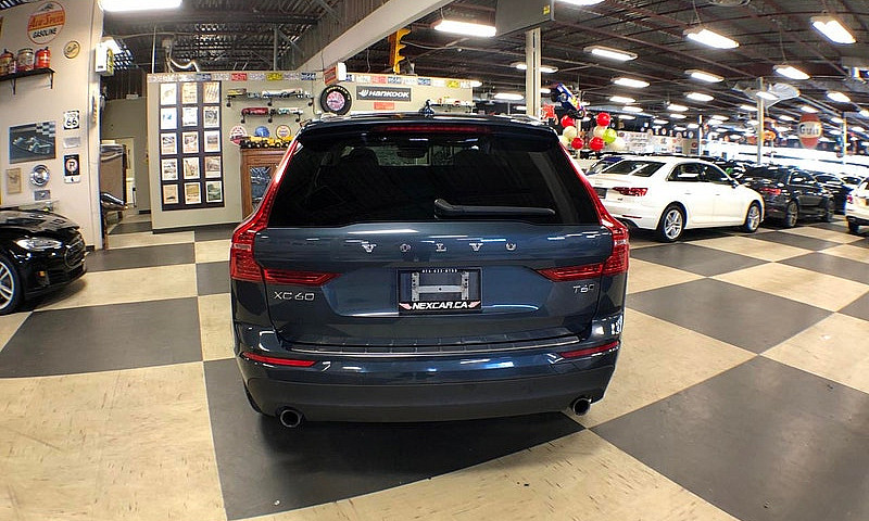 2021 Volvo Xc60 Mome...